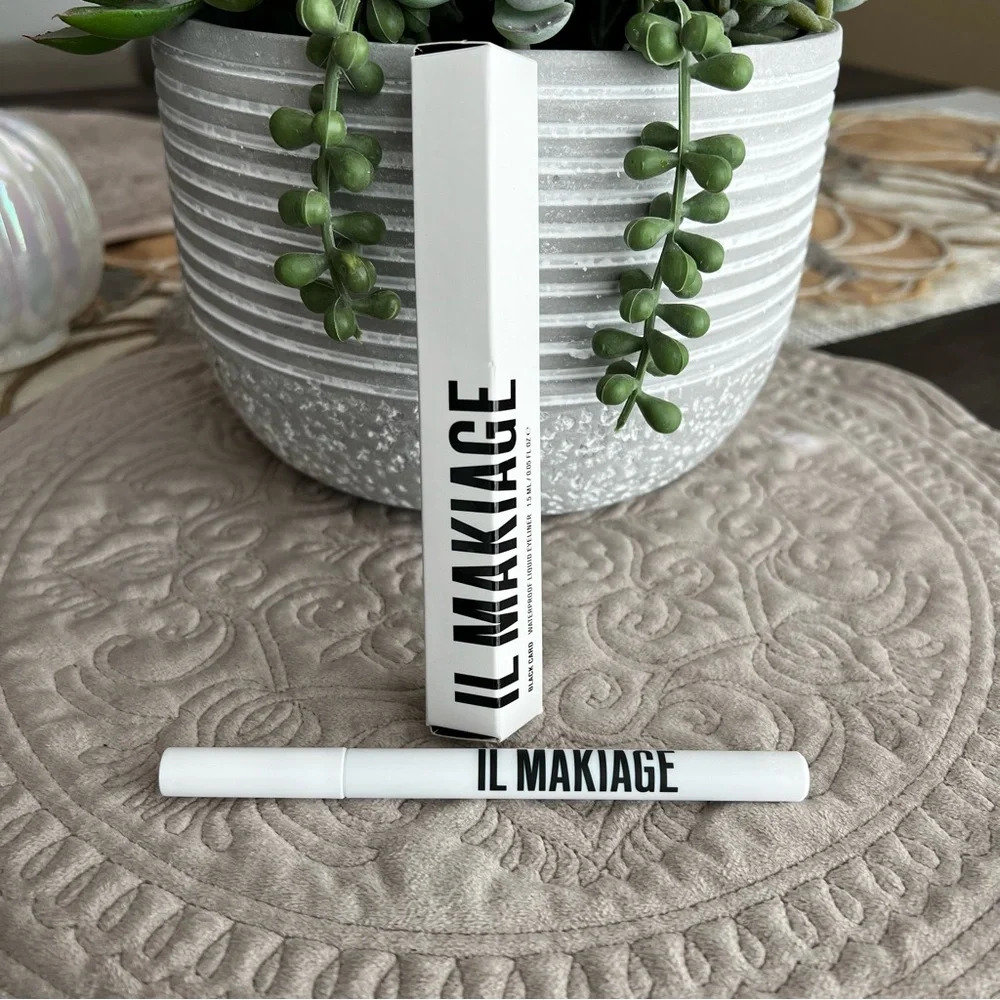 IL MAKIAGE Black Card Liquid Eyeliner Ultra-Black Waterproof Liner NIB Full Size